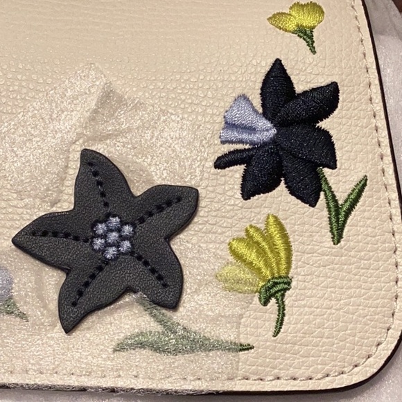 Kate Spade NWT Leather Phoebe Floral Appliqué Meringue Crossbody   Bag - Picture 7 of 7